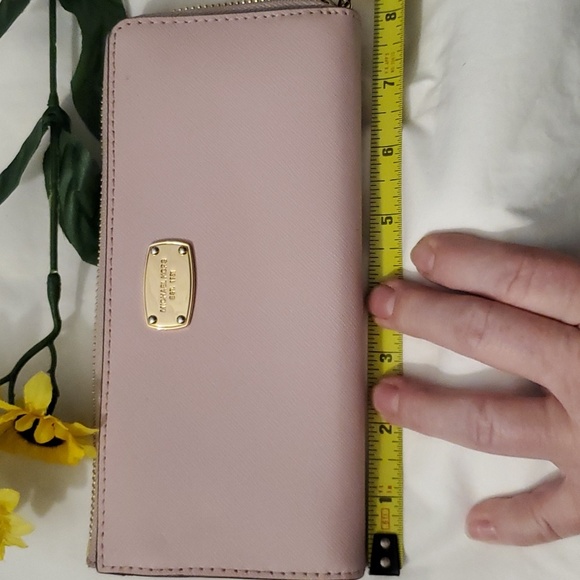 MICHAEL KORS WALLET - Picture 3 of 16